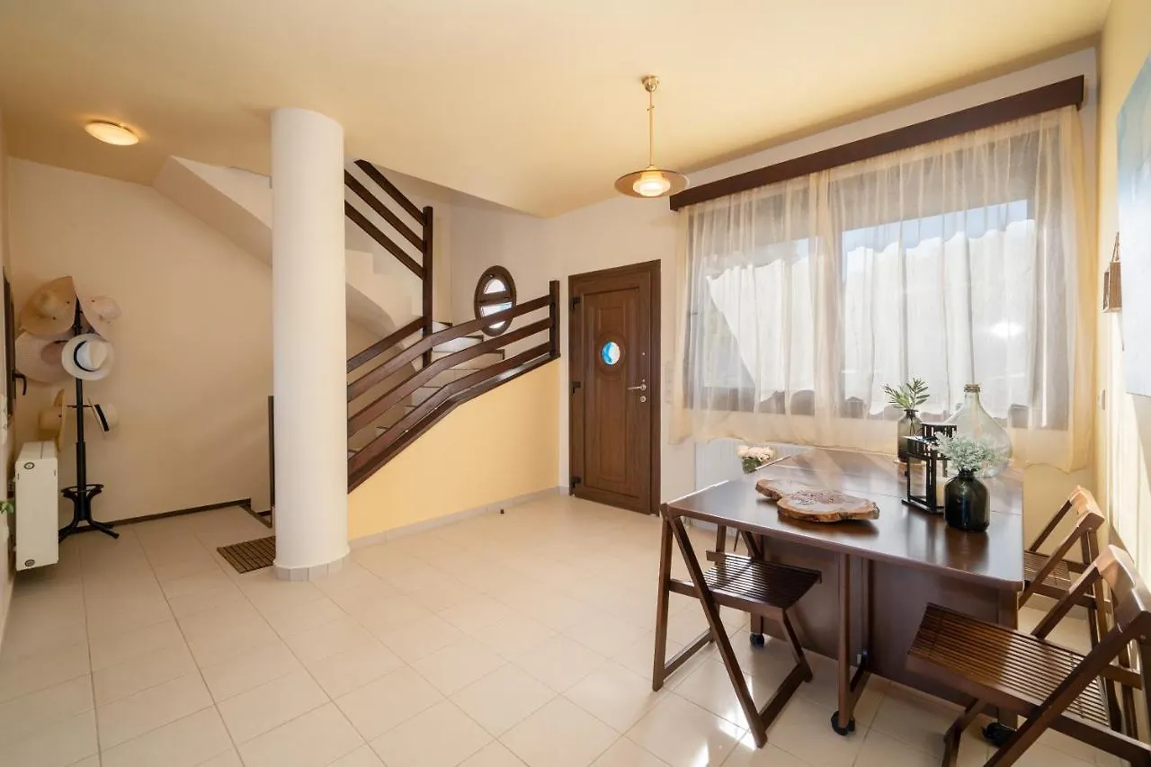 Villa Kandia أيّا إفيميا